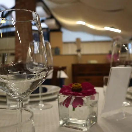 La Regibussa - Ristorante 4* Άστι